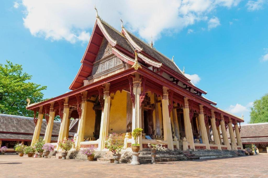Athenee Hotel Vientiane Exterior photo
